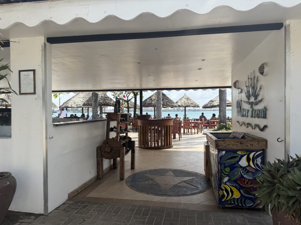 タンザニア ダルエスサラームのおすすめカフェ　The Waterfront