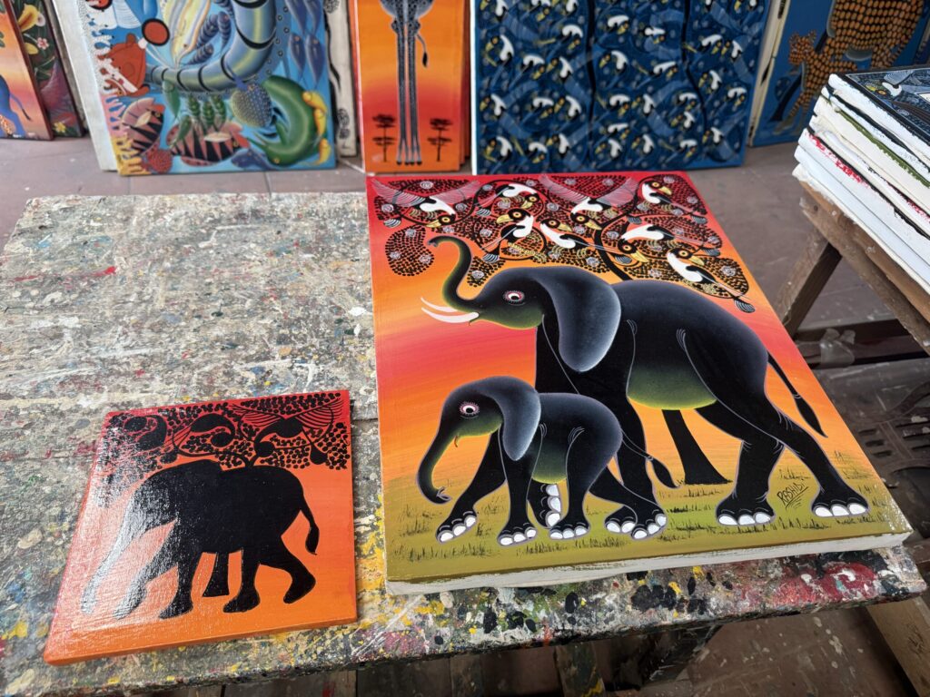 ティンガティンガ村での絵描き体験