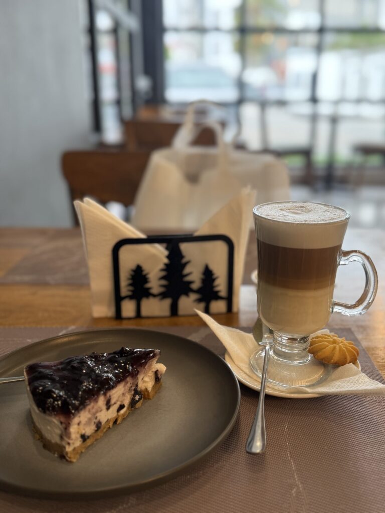 タンザニア ダルエスサラームのおすすめカフェ　Zest Café　