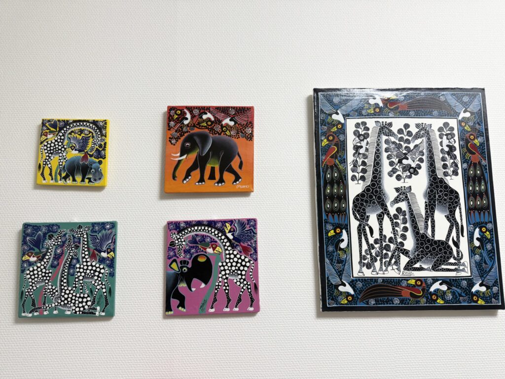 ティンガティンガ村で購入した絵