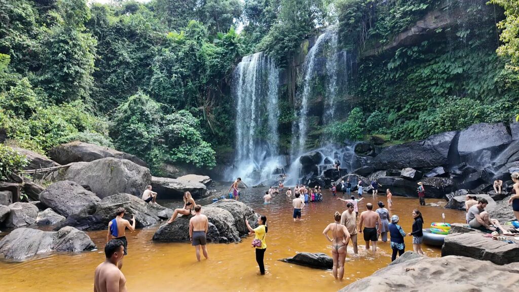 カンボジア プノンクーレン滝