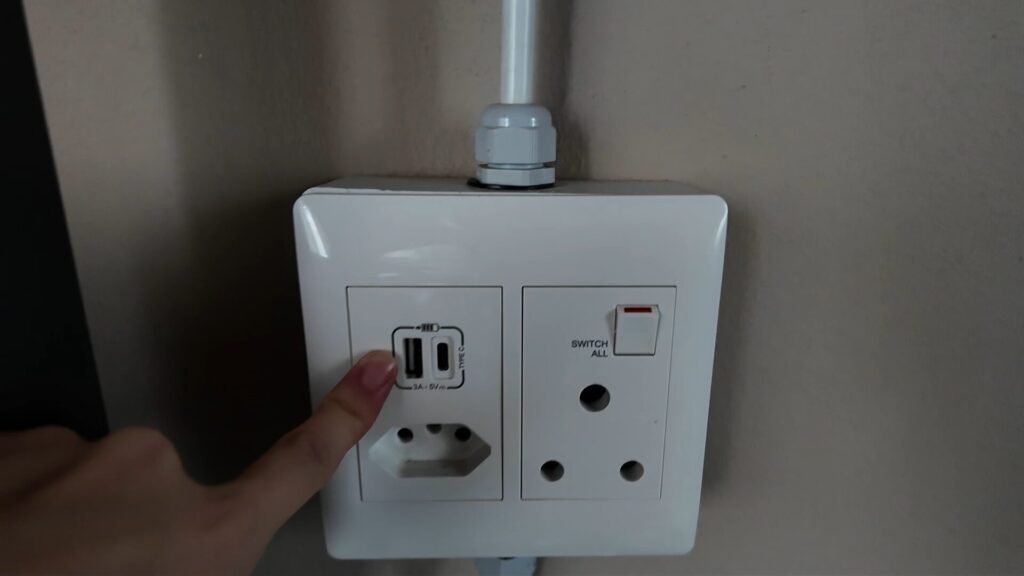 Chameleon Backpackersコンセント