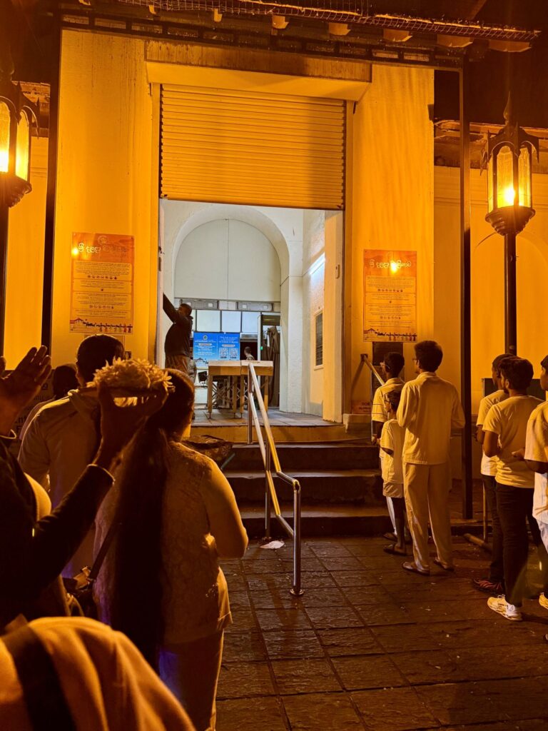 仏歯寺プージャーおすすめの時間帯