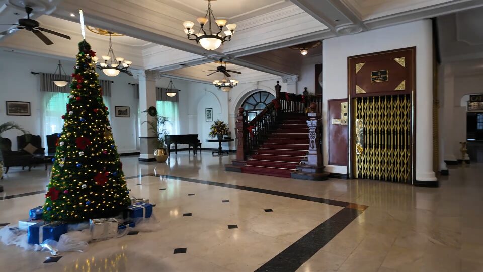 キャンディ滞在はクイーンズホテルがおすすめ