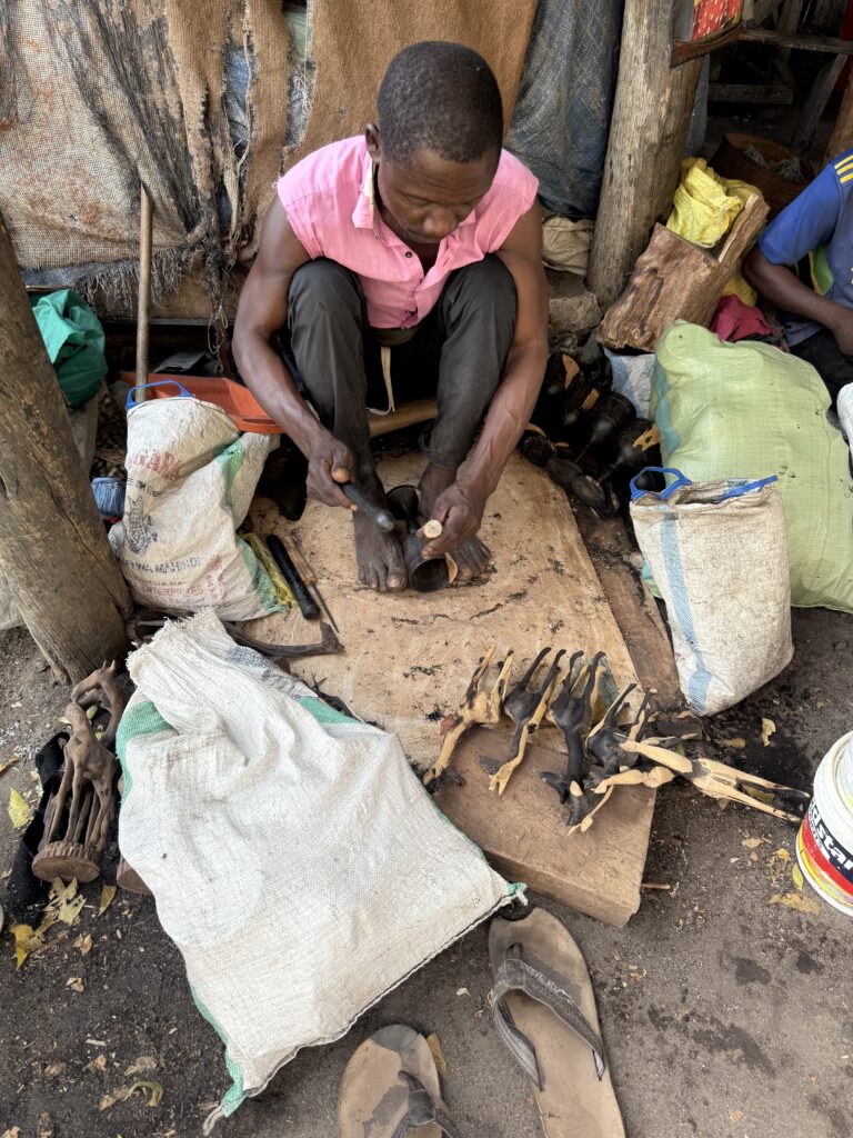 ダルエスサラームおすすめツアー観光 木彫りマーケット