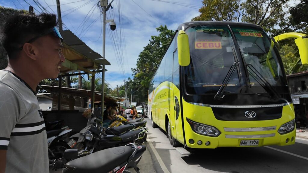 セブからオスロブまでバスで行く方法 帰り