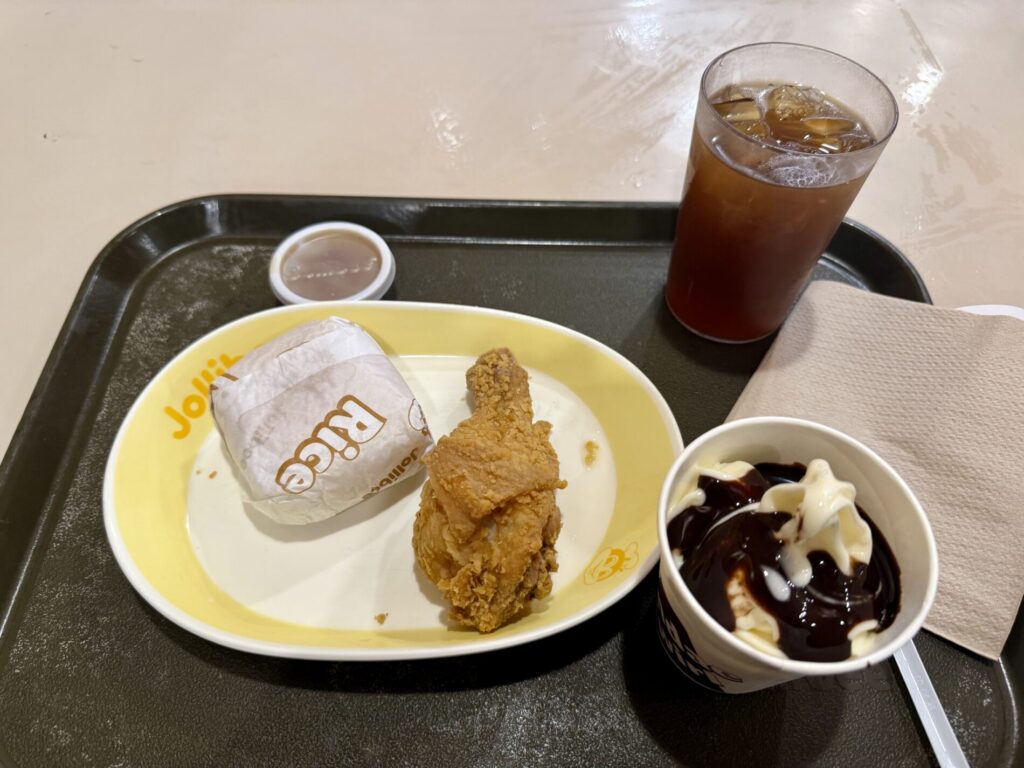 フィリピン　セブ　おすすめ　グルメ　ジョリビー