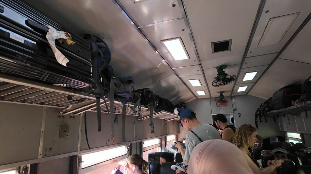 コロンボからゴール 列車 乗り方