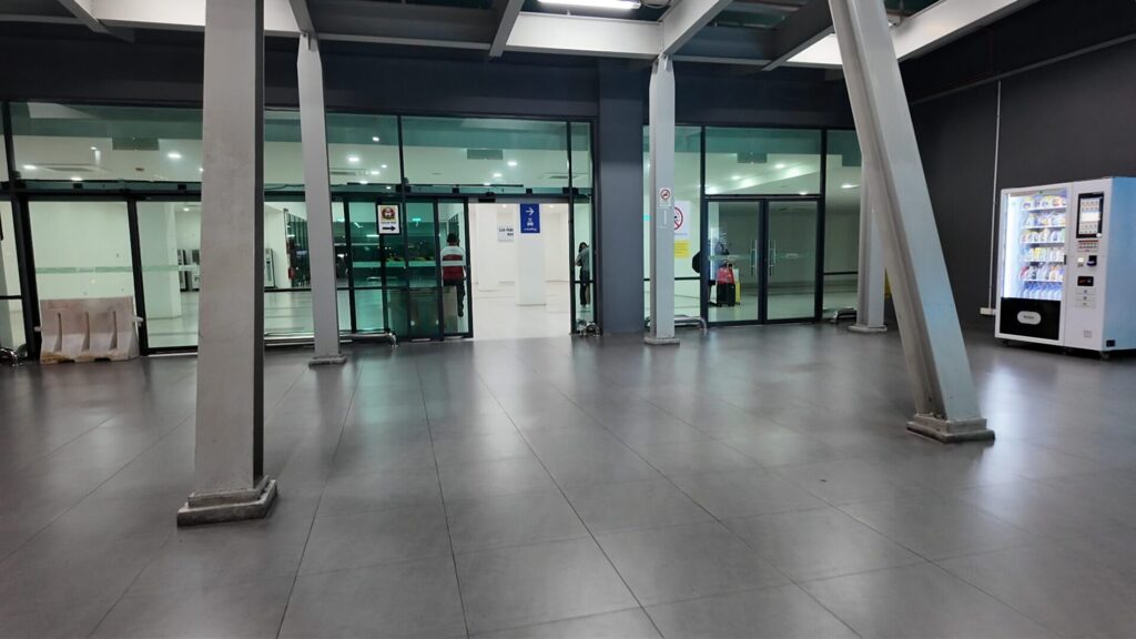 ペナン空港から市内中心部　Grab　タクシー　乗り場への行き方