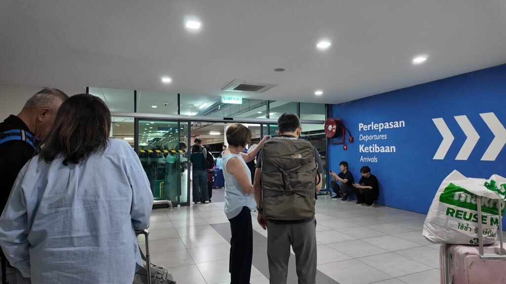 ペナン空港から市内中心部　Grab　タクシー　乗り場